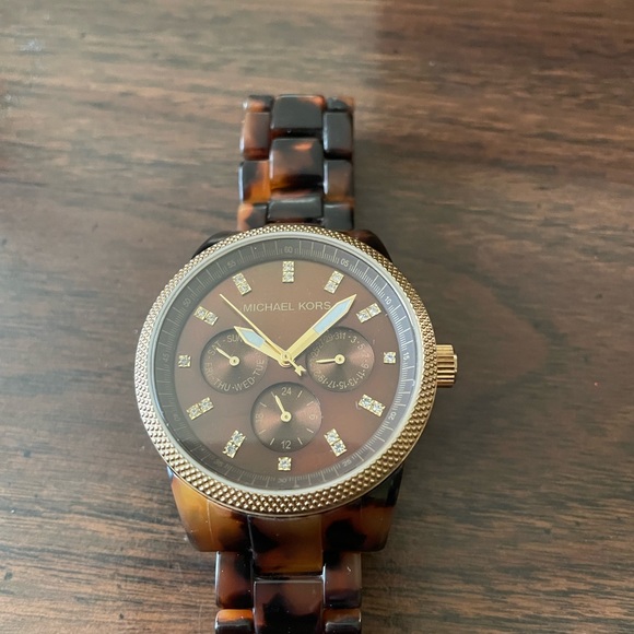 Michael Kors Acrylic Tortoiseshell Watch w/ Box - Picture 5 of 11